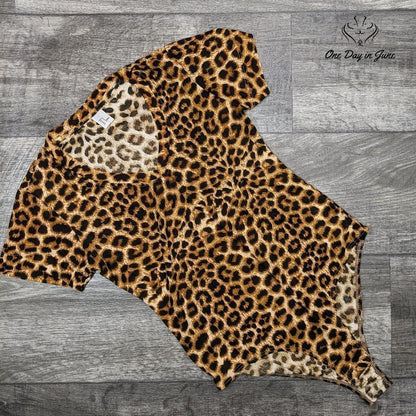 Mangopop Short Sleeve V Neck Bodysuit Size S