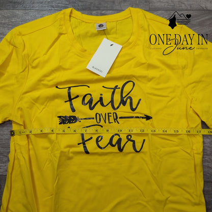 Blackoo Faith Over Fear T Shirt Size M