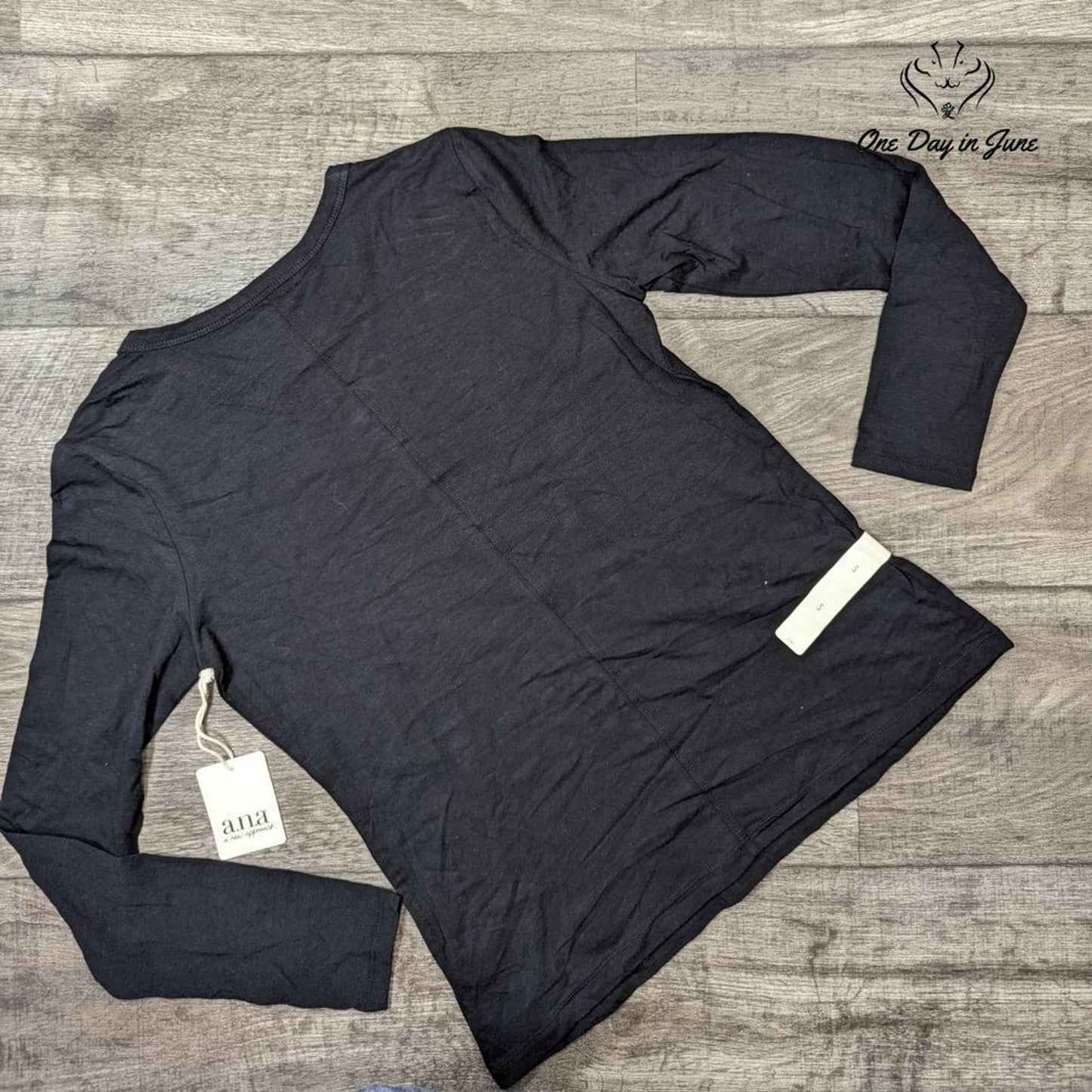 A.n.a Long Sleeve Tee Shirt Size S