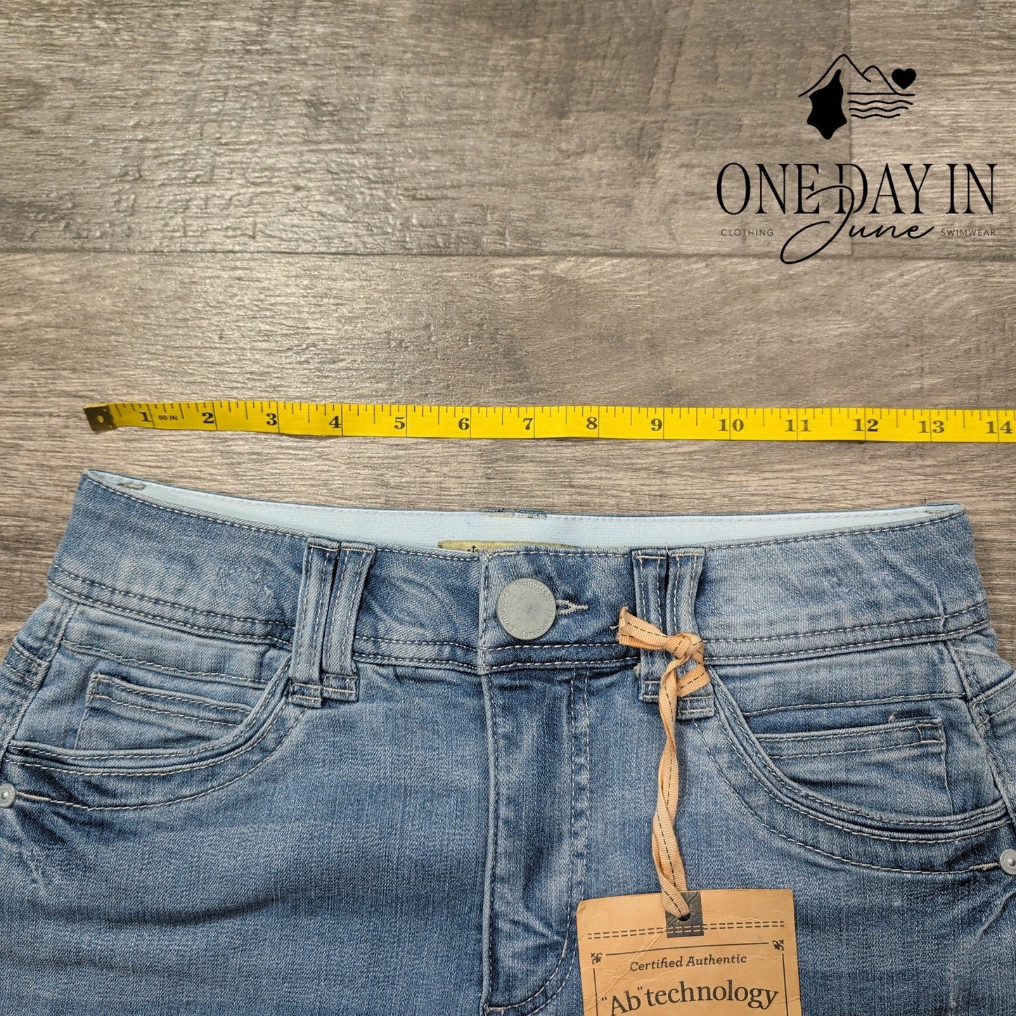 Democracy High Rise Denim Shorts Size 2