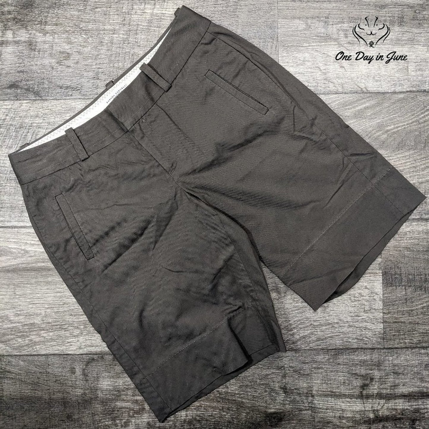 Banana Republic Martin Fit Flat Front Shorts Size 4