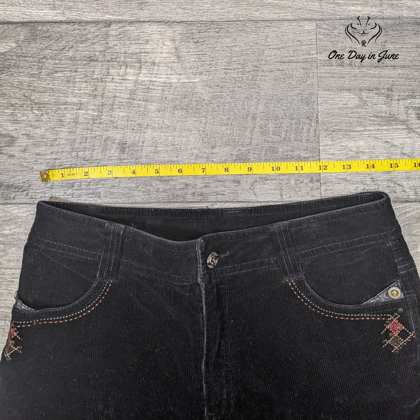 Bestn Corduroy Embroidered Capri Pants Size 10 (30)