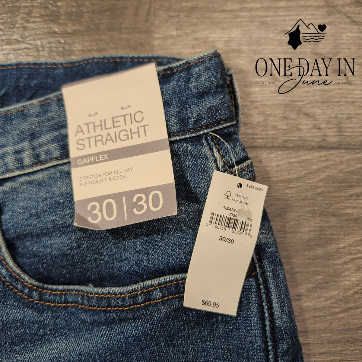 Gap Athletic Straight GapFlex Jeans Medium Indigo NWT Size 30X30