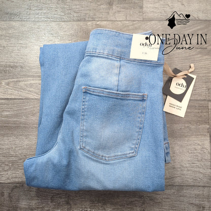 Odyn High Rise Wide Leg Jeans Light Wash NWT Size 4