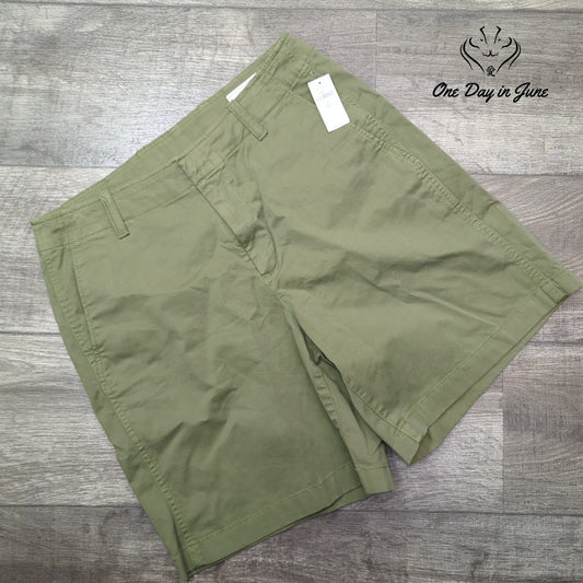 Gap Downtown Khaki Shorts Tall Olive Green 7 Inch Bermuda NWT Size 10