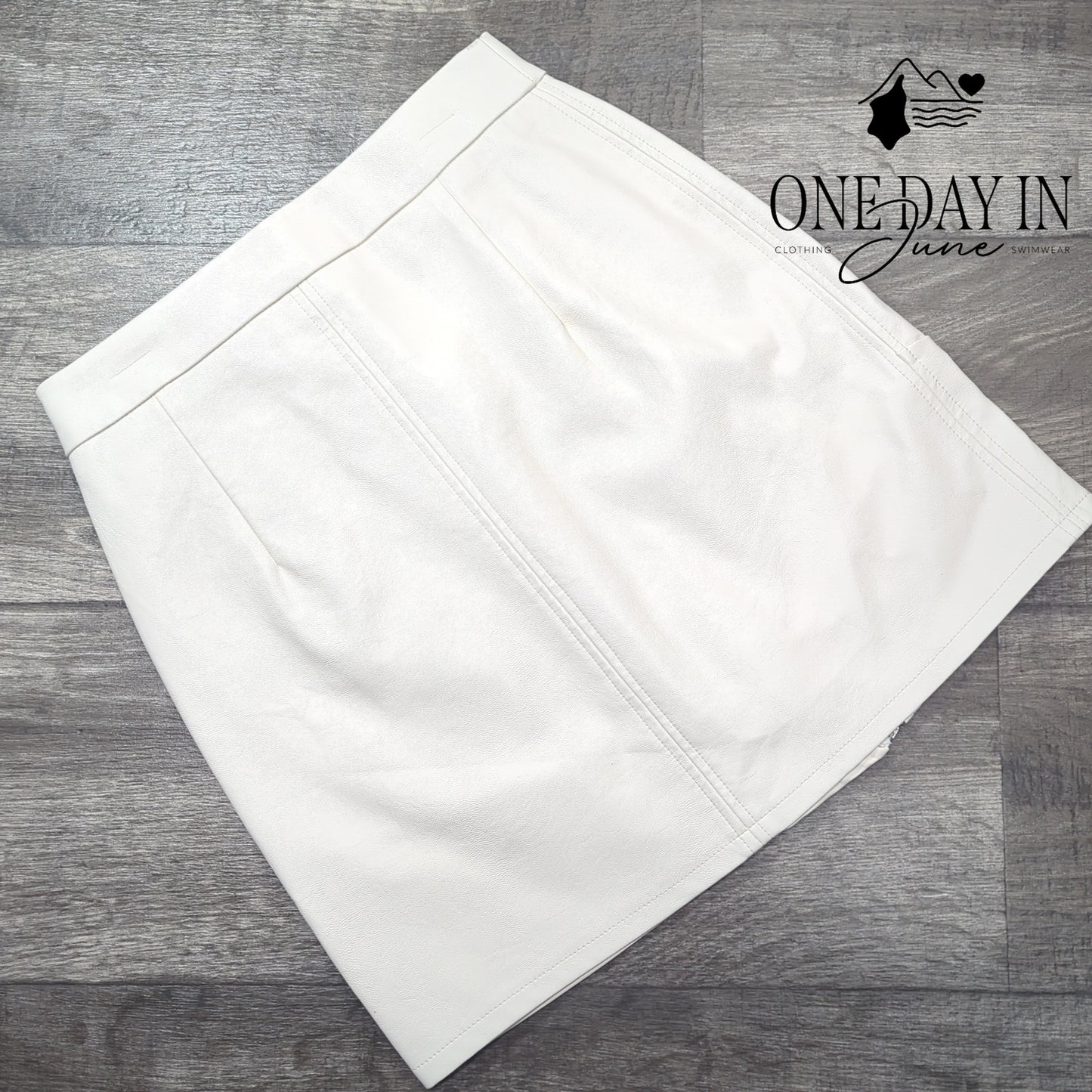 Kendall + Kylie Faux Leather Skirt Size XS