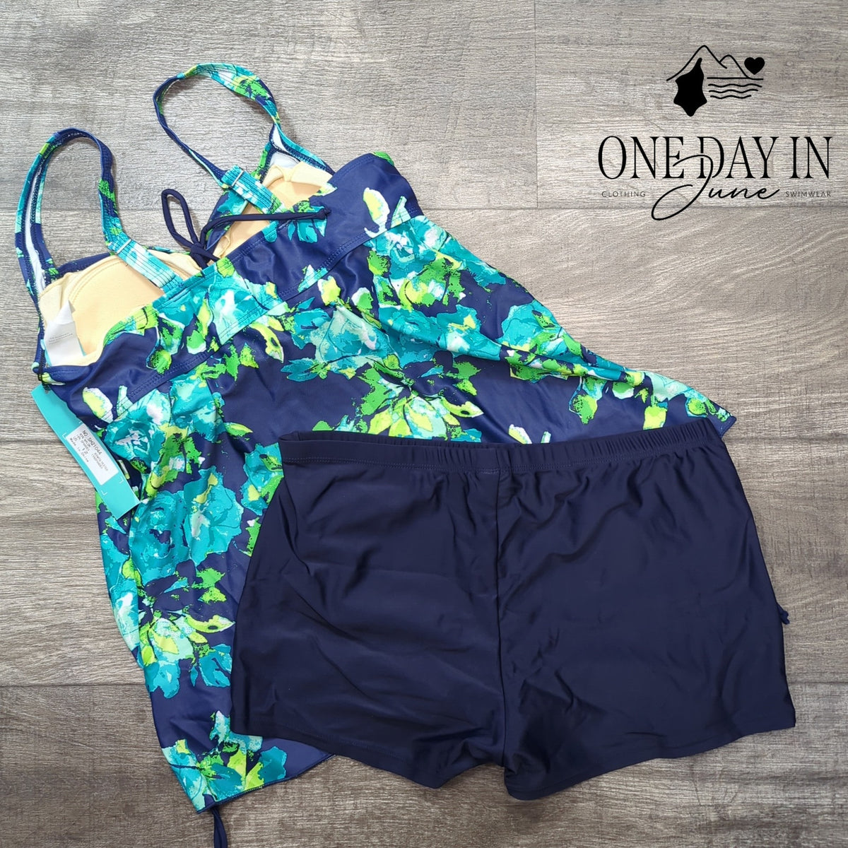 Septangle Floral Boyshort Tankini Swimsuit Blue Green Navy NWT Size 12