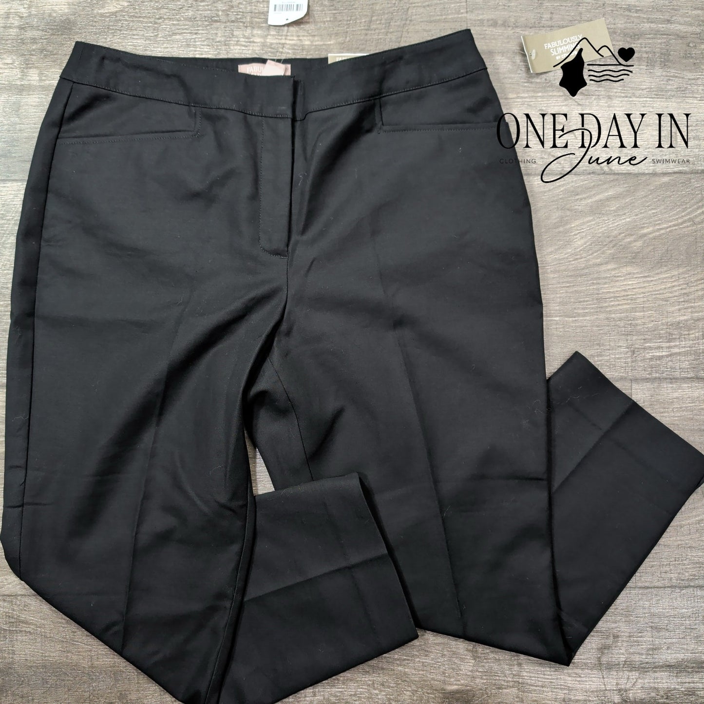 Chico's Fabulously Slimming Crop Pants Size Chico's .5 (6)
