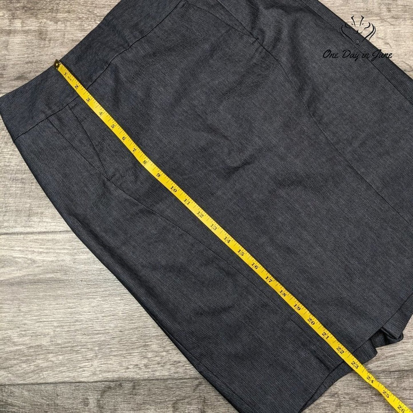 Loft Pocketed Pencil Skirt Size 6