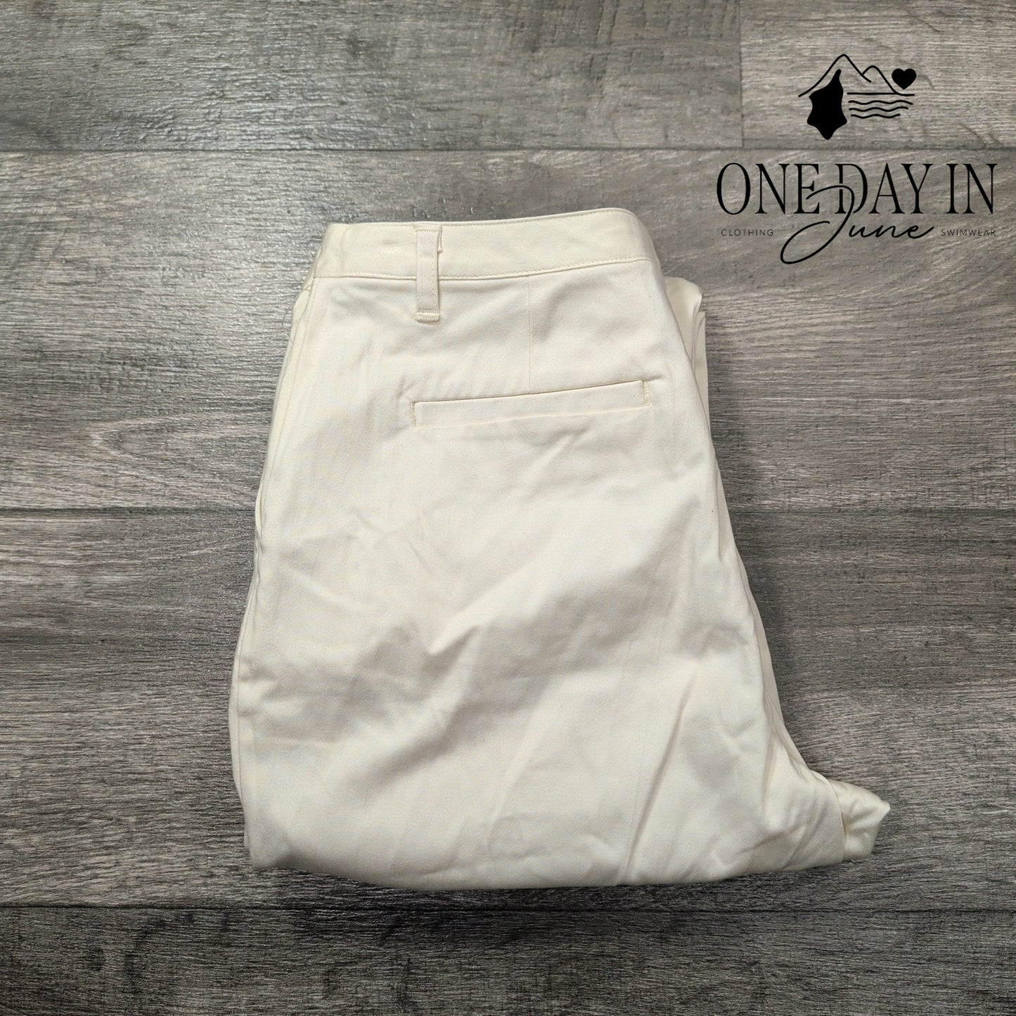Carolina Blues Stretch Cropped Pants Ivory Cream Cotton NWT Size 8