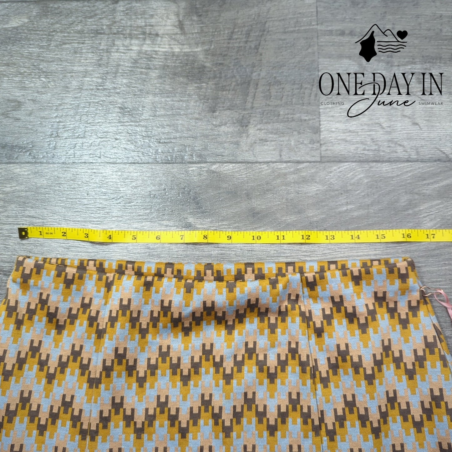 Belle Du Jour Pull On Mini Skirt Size XL