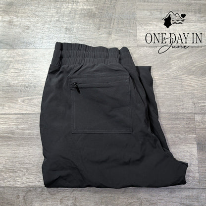 Chico's Zenergy Cargo Jogger Pants Black NWT Size Chico's 3.5 (18)