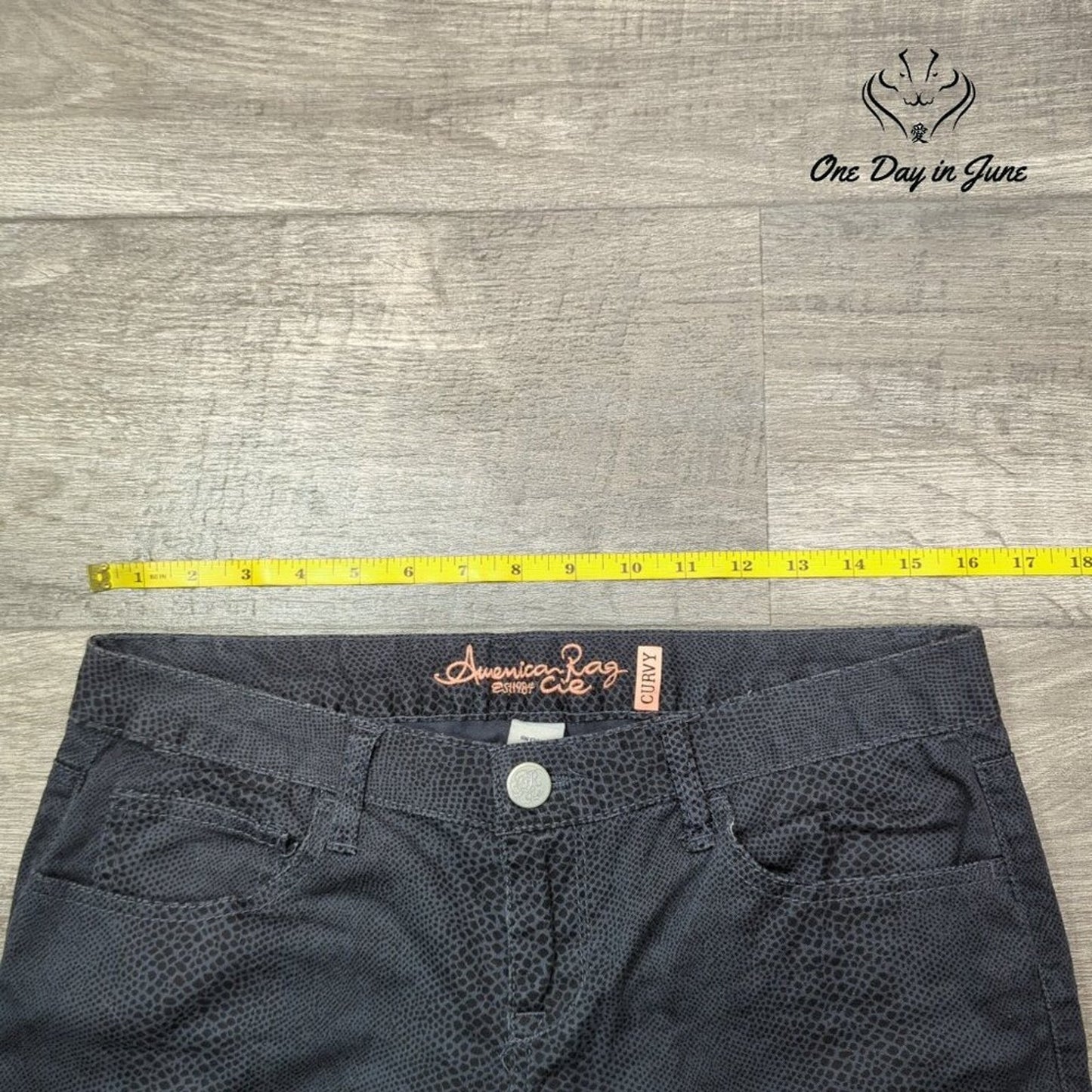 American Rag Cie Curvy Skinny Jeans Black Snake Print Size 9S