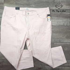 Crown & Ivy Curvy Skinny Crop Jeans Buff Pink Plus NWT Size 24W