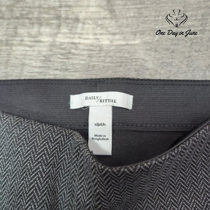 Daily Ritual Ankle Legging Size S