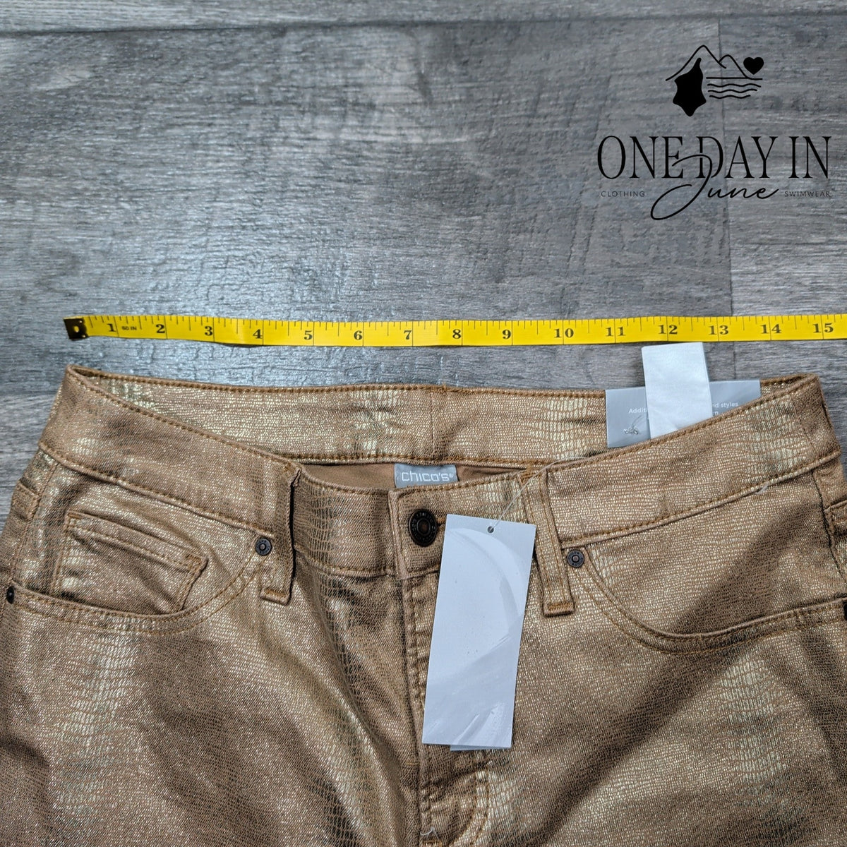 Chico's So Slimming Girlfriend Coated Gator Jeans Gold NWT Size Chico's 6T