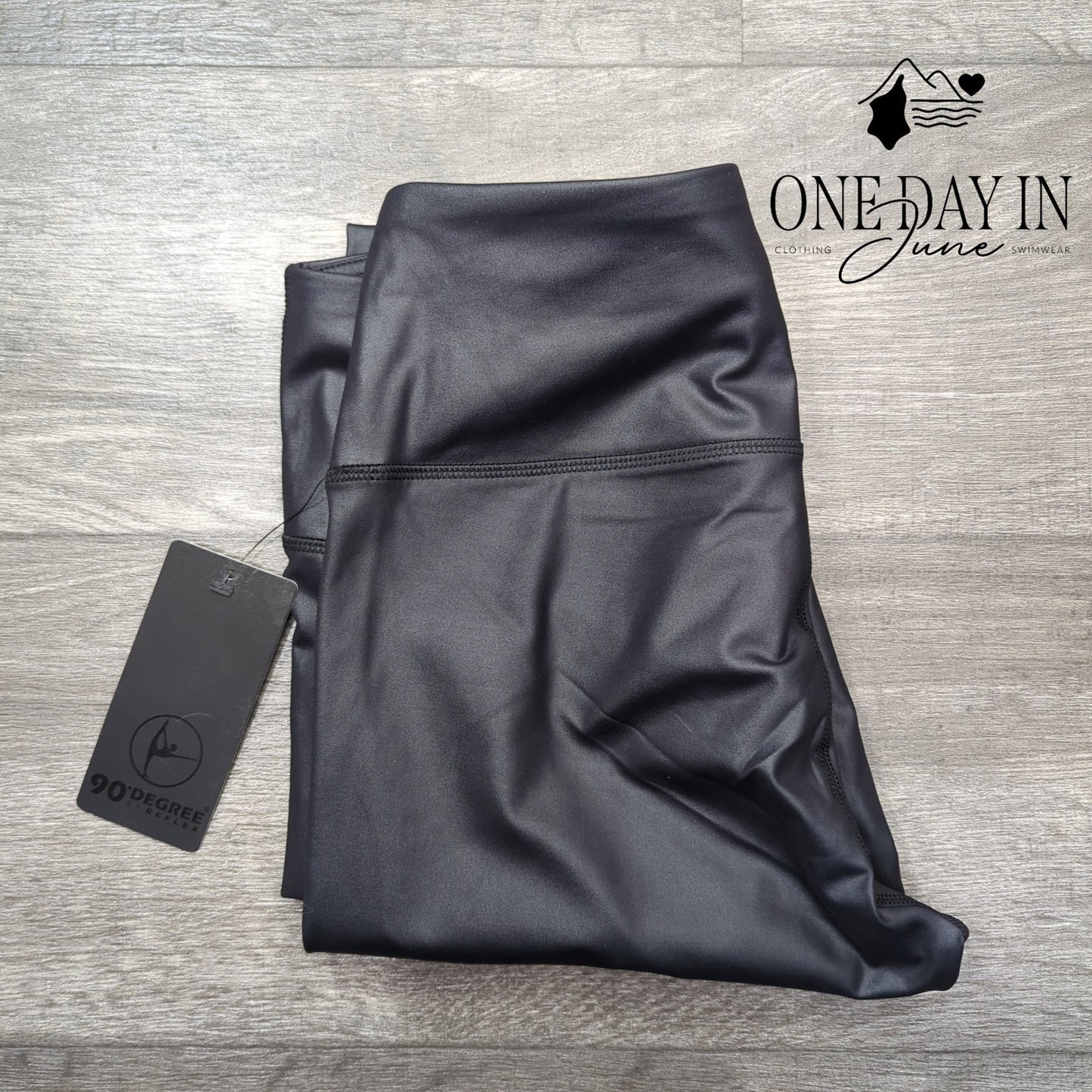 90 Degree Black Cire Cropped Leggings Size L