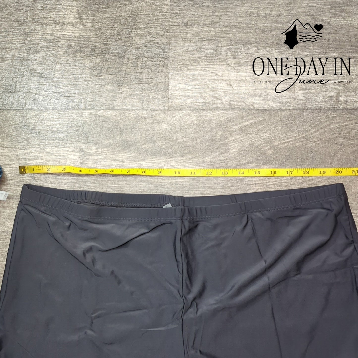 Yonique Plus Size Boyshort Tankini Swimsuit Size 26W