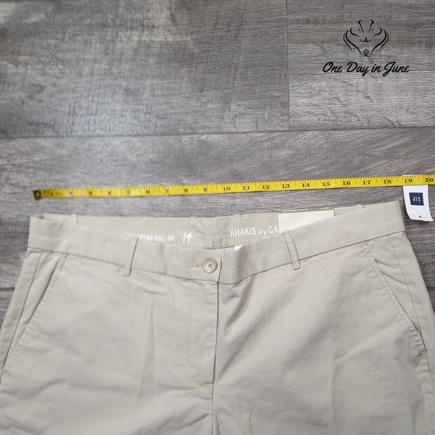 Gap Boyfriend Roll Up Khaki Shorts Size 14