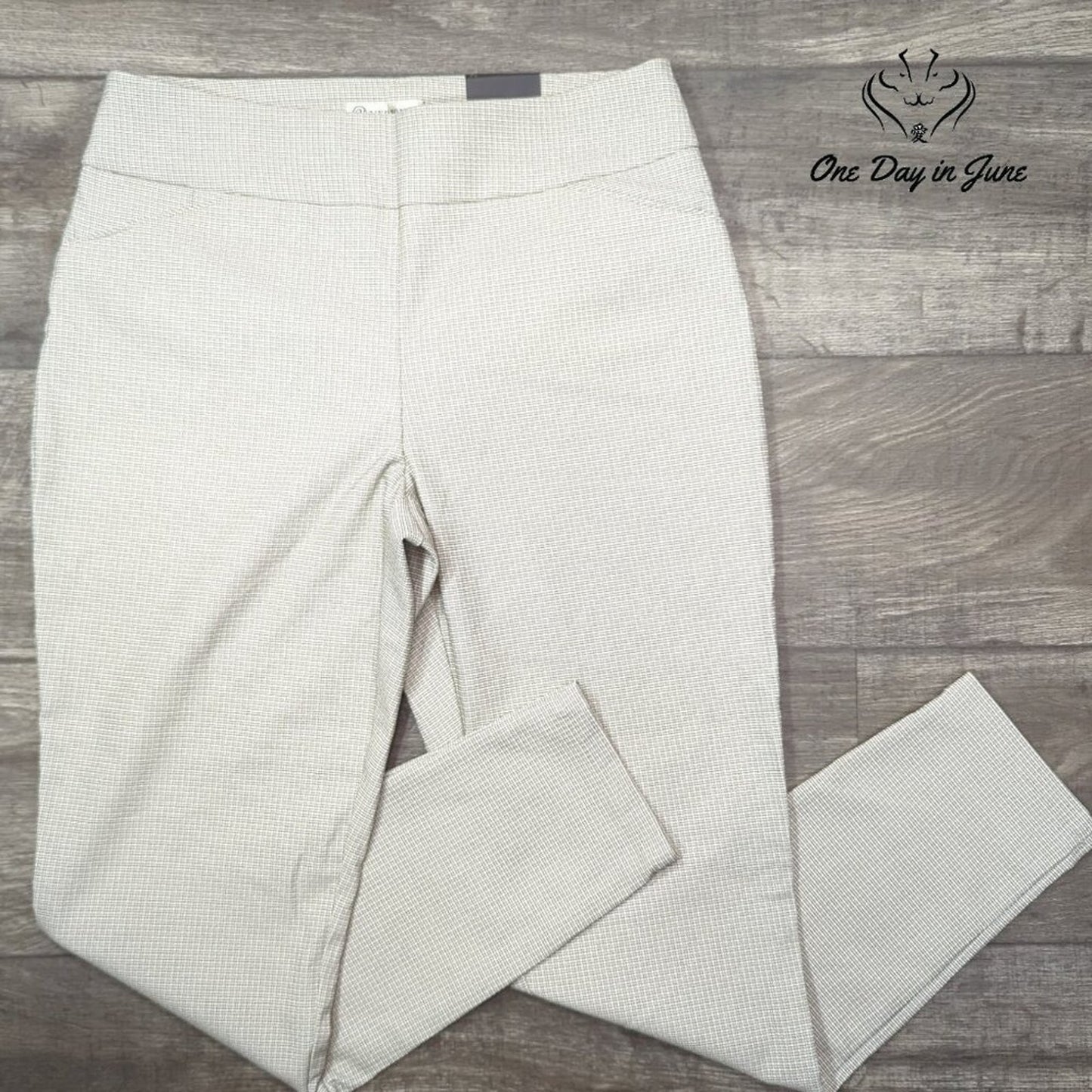 Versona Modern Ankle Pants Size M