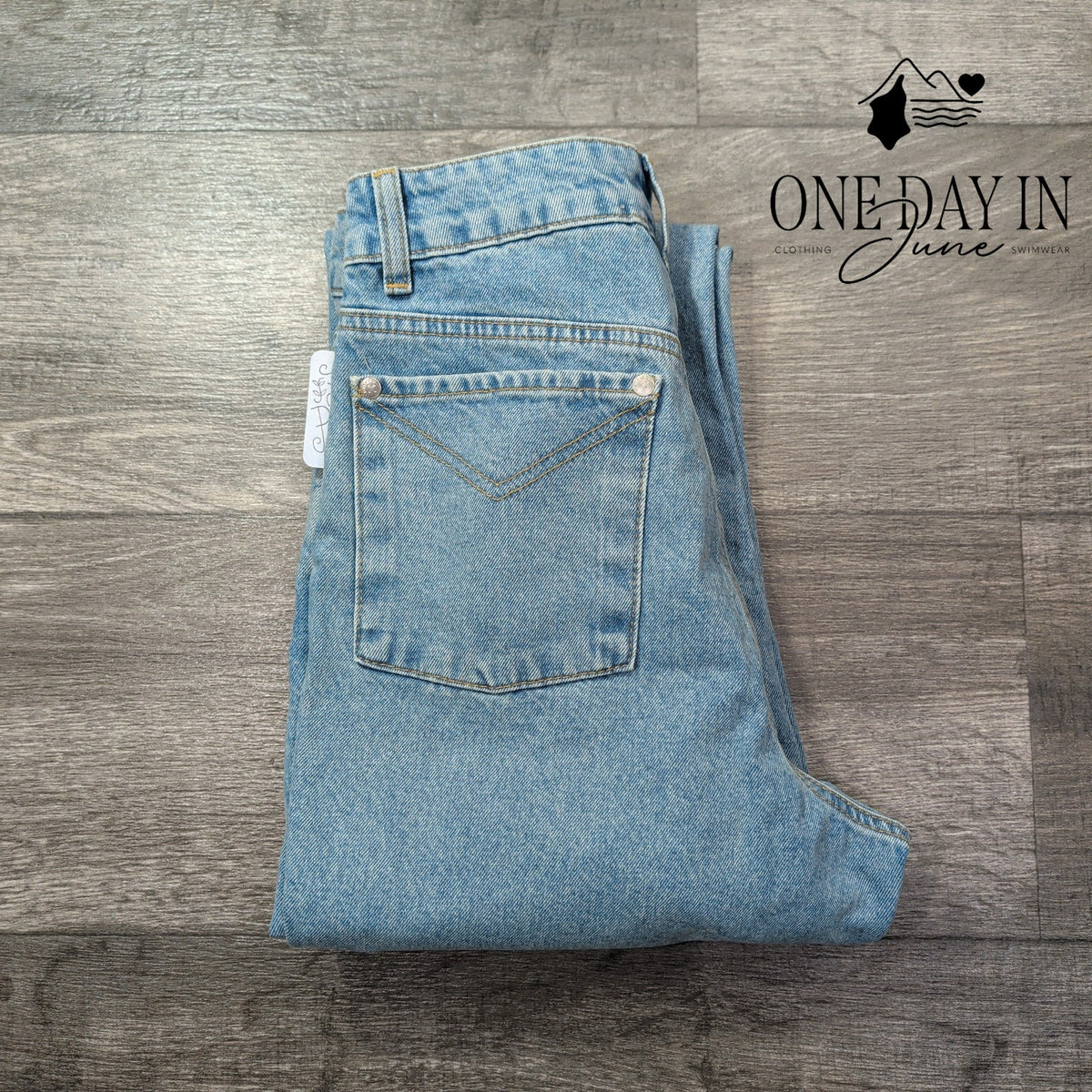 Ragged Jeans High Rise Straight Leg Jeans Light Wash NWT Size 2