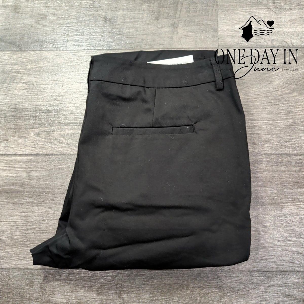 CJ Banks Plus Size Straight Mid Rise Dress Pants Black NWT Size 18W