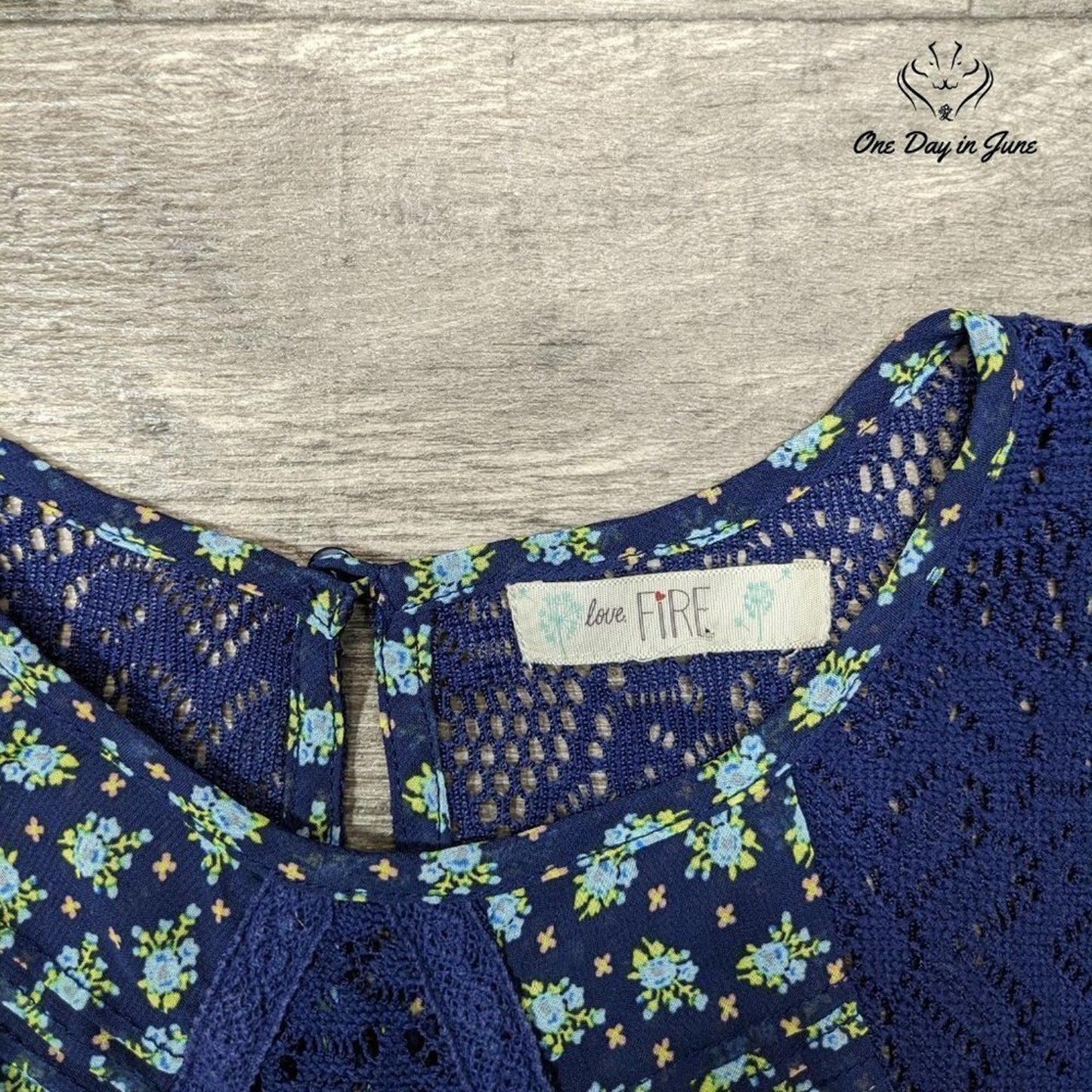 Love Fire Long Sleeve Lace Back Top Size S
