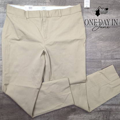 Crown & Ivy Cary Flat Front Pants Size 14 Short