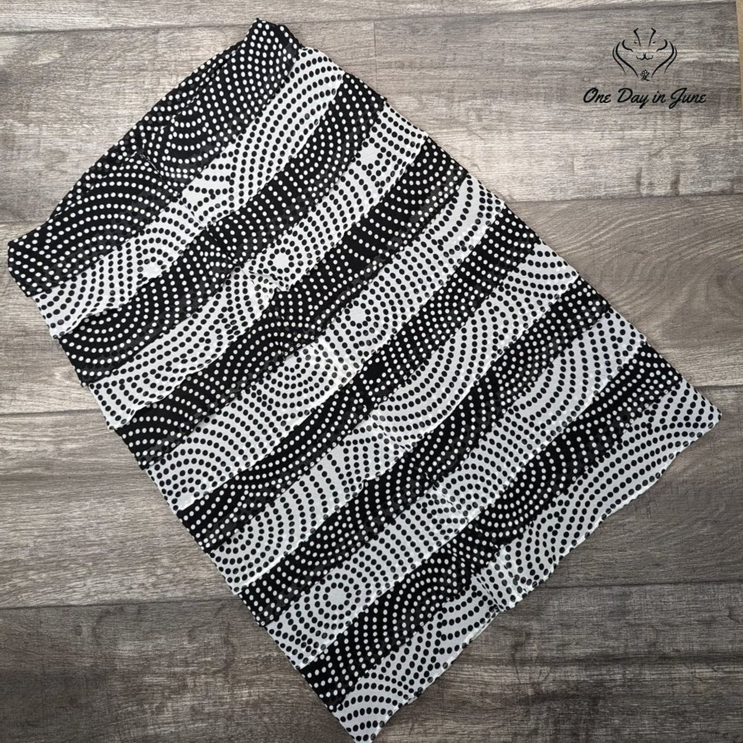 Jackie Jon Teired Pencil Skirt Size 4