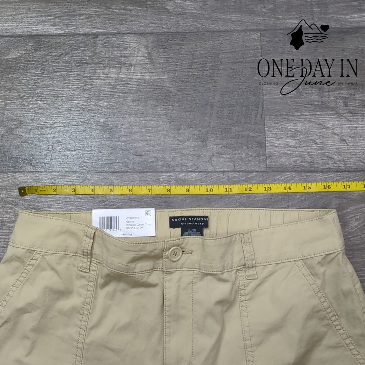 Social Standard by Sanctuary Portside Cargo Crop Pants Natural NWT Size XL