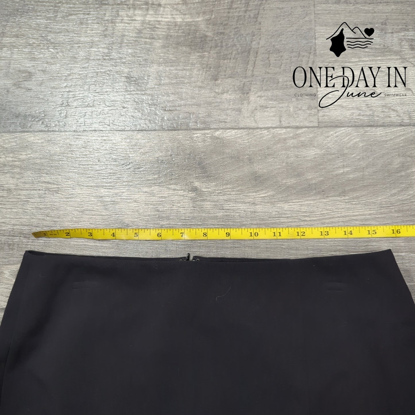 The Limited Wear to Work Essentials Skirt Size 10