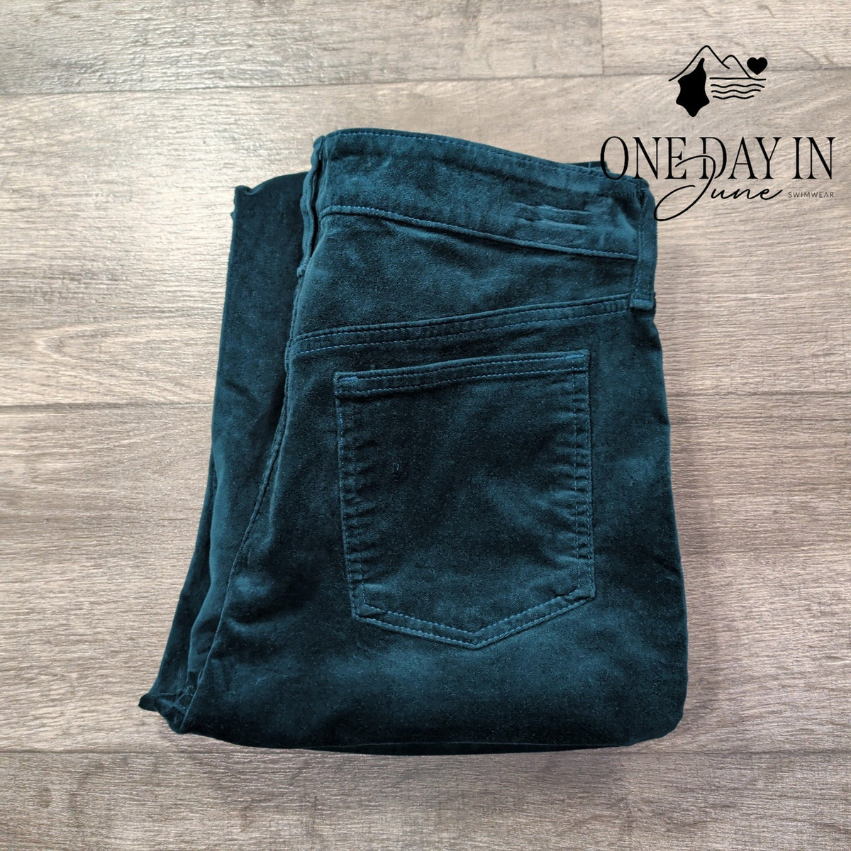 Chico's Pull On Kick Flare Pants Teal Velvet Velour NWT Size Chico's 1 (8)