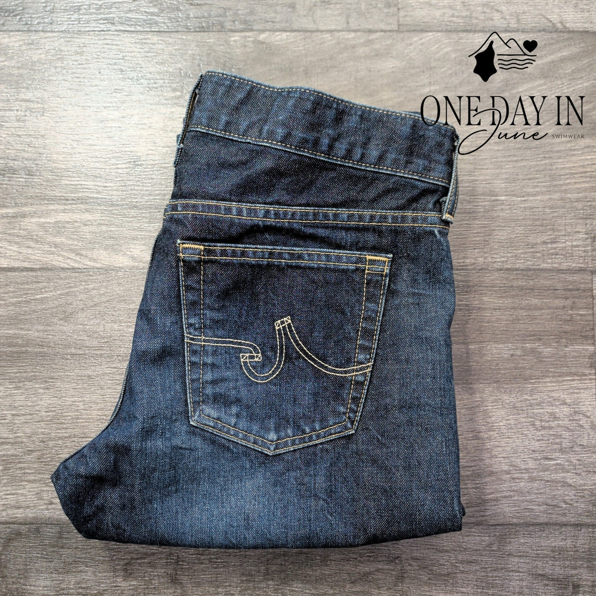 AG Adriano Goldschmied Straight Leg Jeans Dark Wash Blue NWT Size 4 (27)