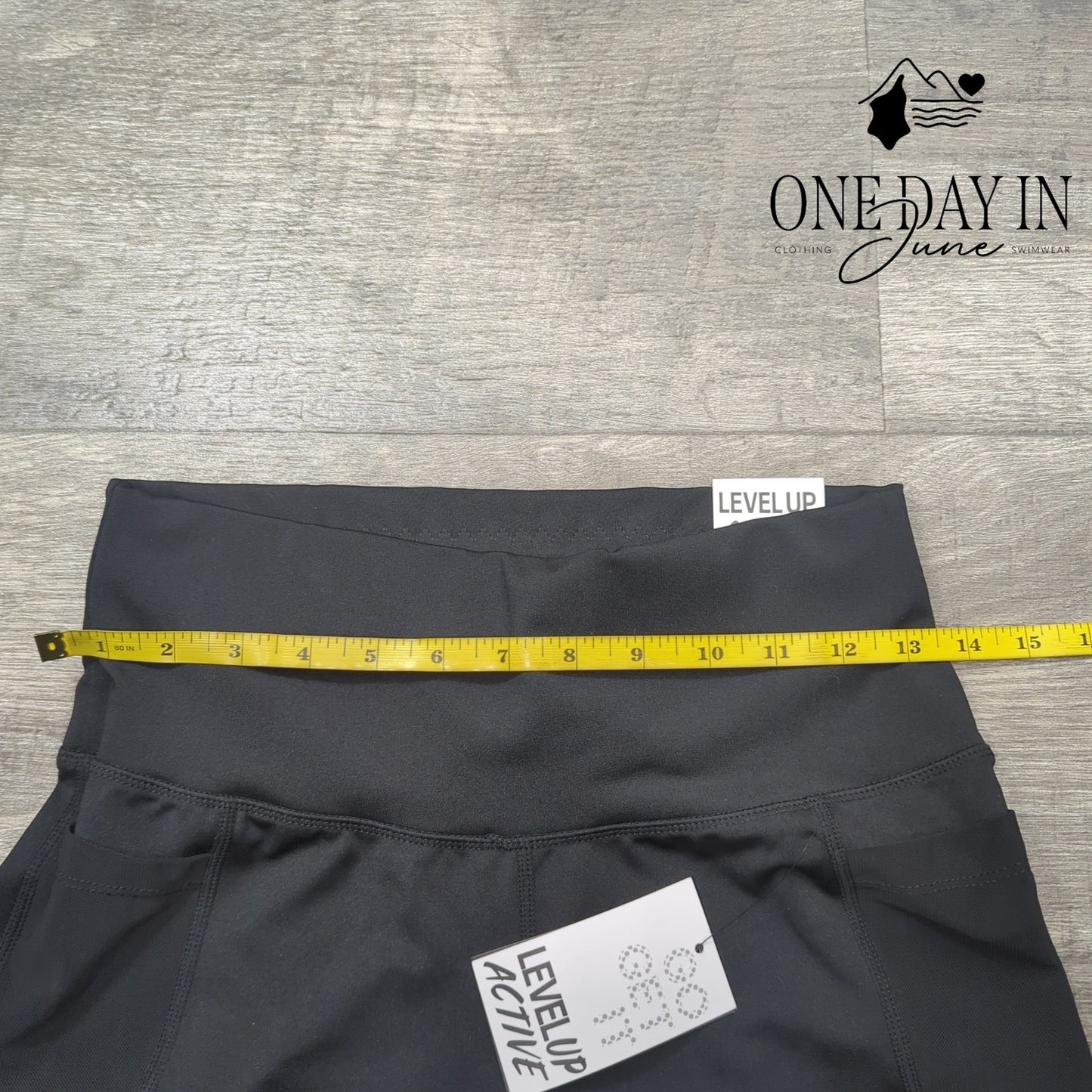 Level Up Capri Yoga Pants Size M
