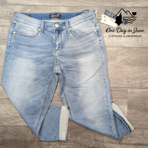 Seven7 Girlfriend Crop Jeans Light Wash Cuffed Stretch Denim NWT $64 Size 6
