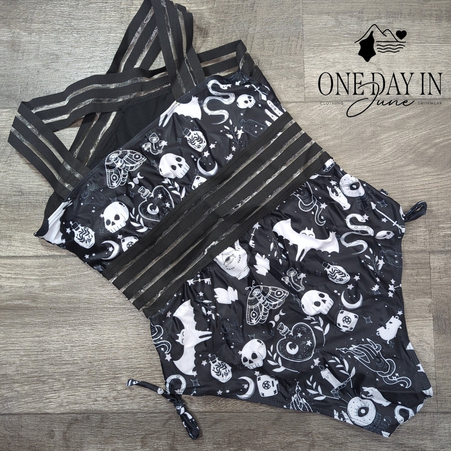 Aleumdr One Piece Mesh Accent Swimsuit Size L