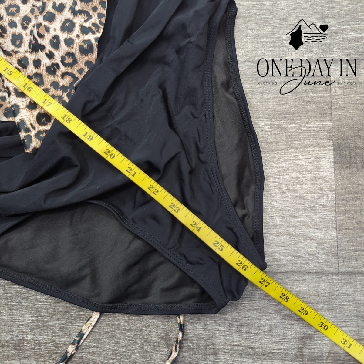 CharmLeaks Leopard Print Lace Up Back Flounce One Piece Swimsuit Size M