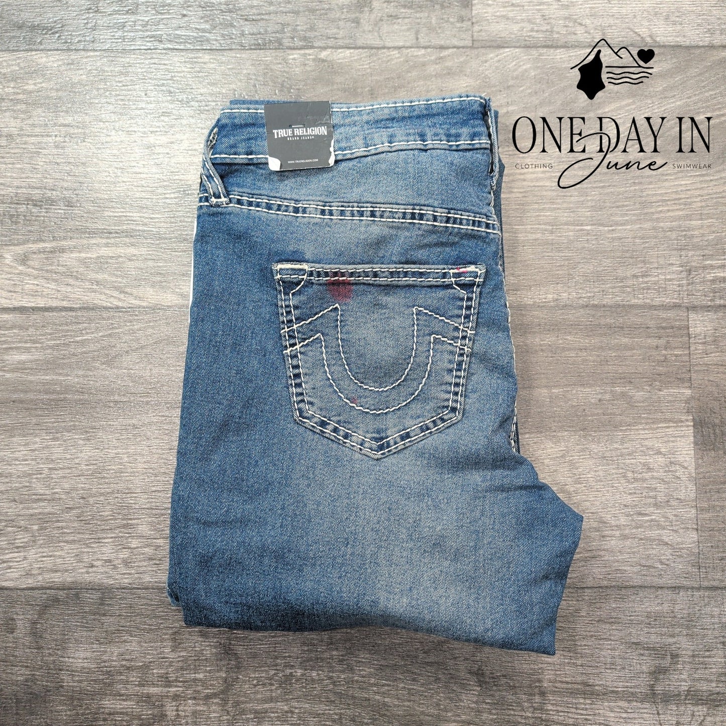 True Religion Becca Mid Rise Bootcut Jeans Size 8 (29)