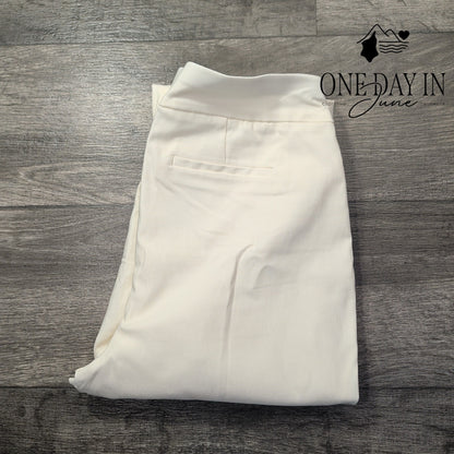 Chico's So Slimming Brigitte Slim Leg Crop Pants White NWT Size Chico's 1.5 (10)