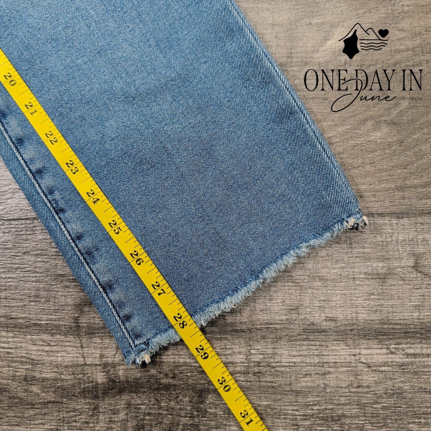 Good American Good Legs Straight Split Pocket Jeans Blue449 NWT Size 2