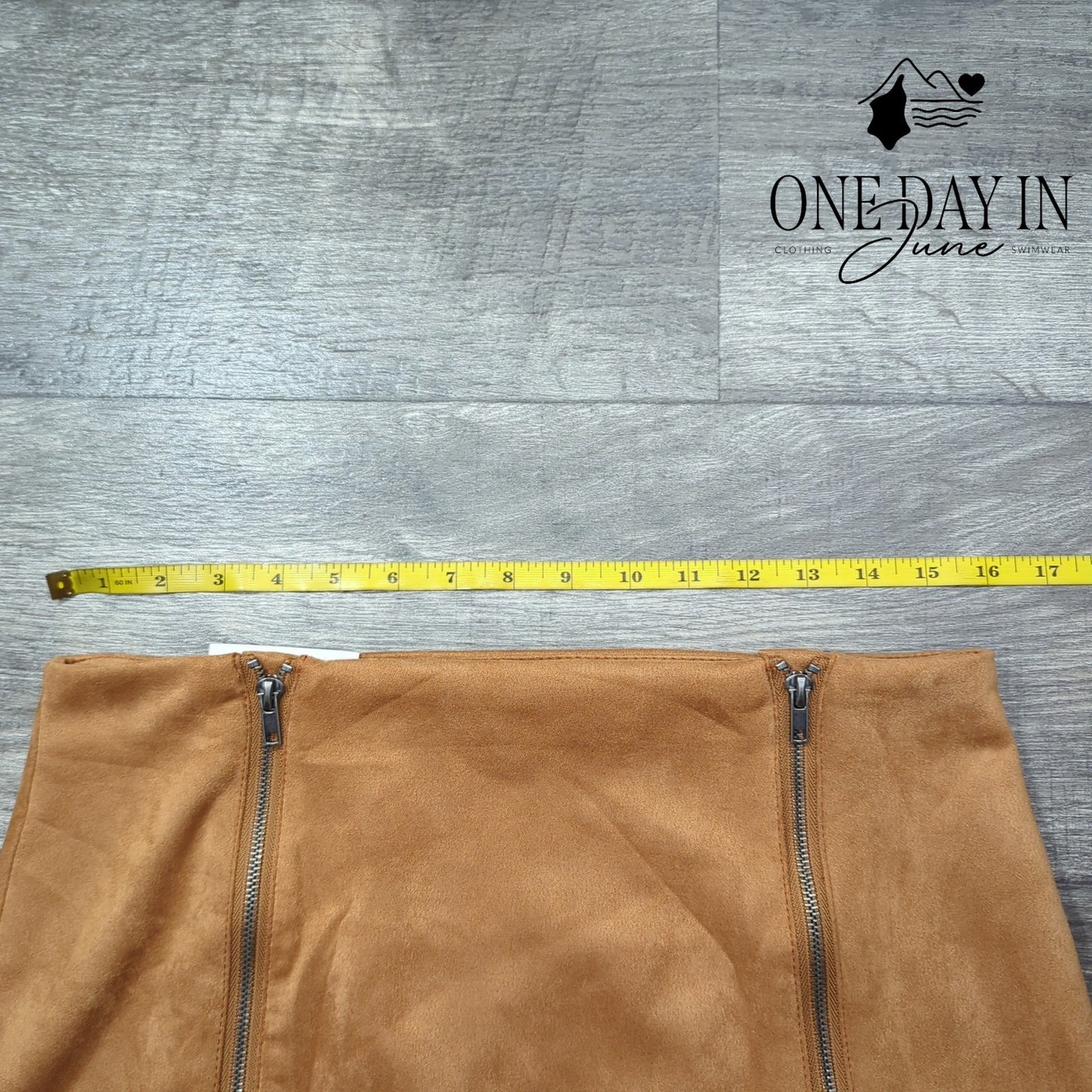 Tinseltown Faux Suede Mini Skirt Size L