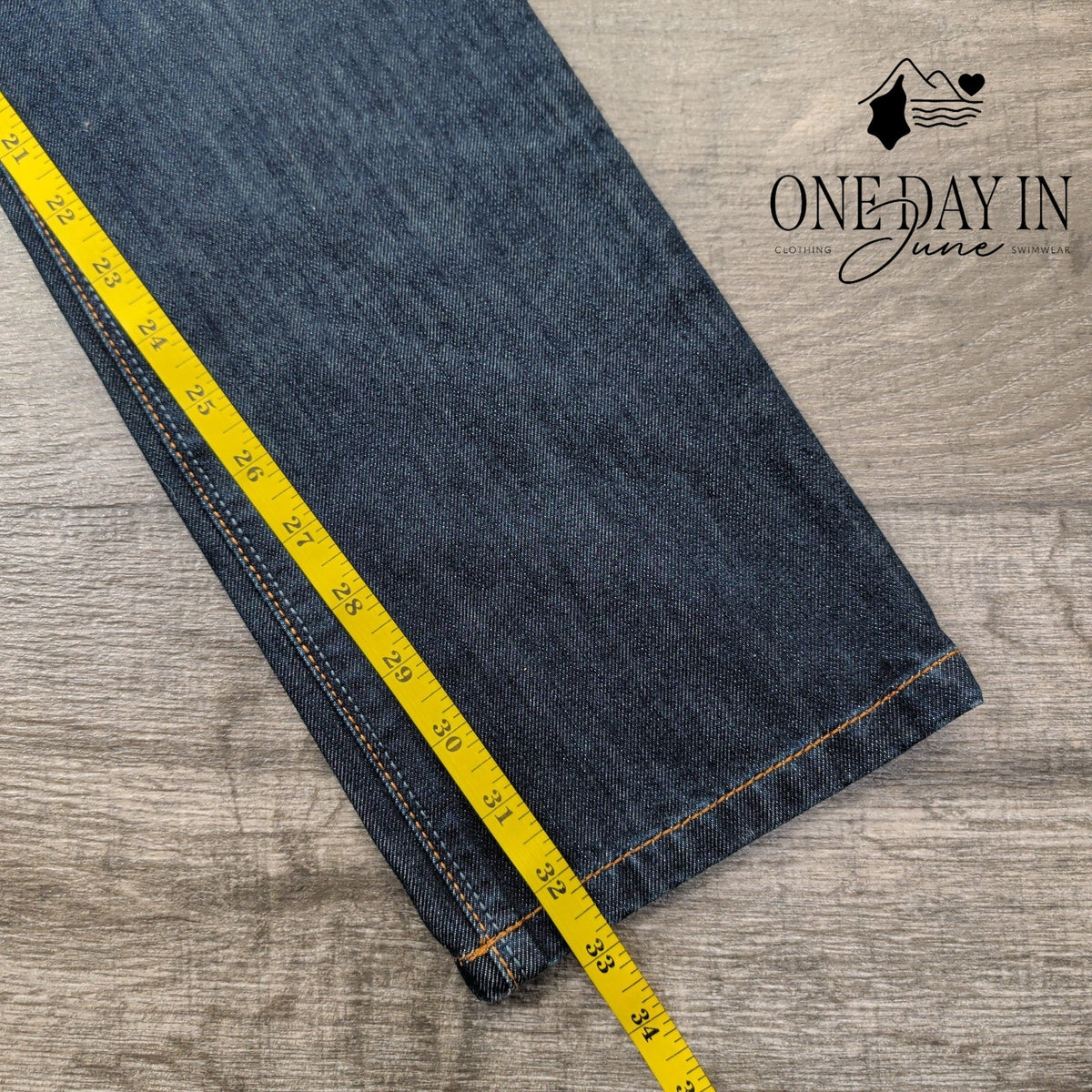 DL1961 Sally Slim Straight Jeans Distressed Dark Wash 4-Way Stretch NWT Size 6