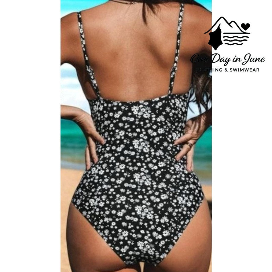 Cupshe V Neck Shirred One Piece Swimsuit Size XL