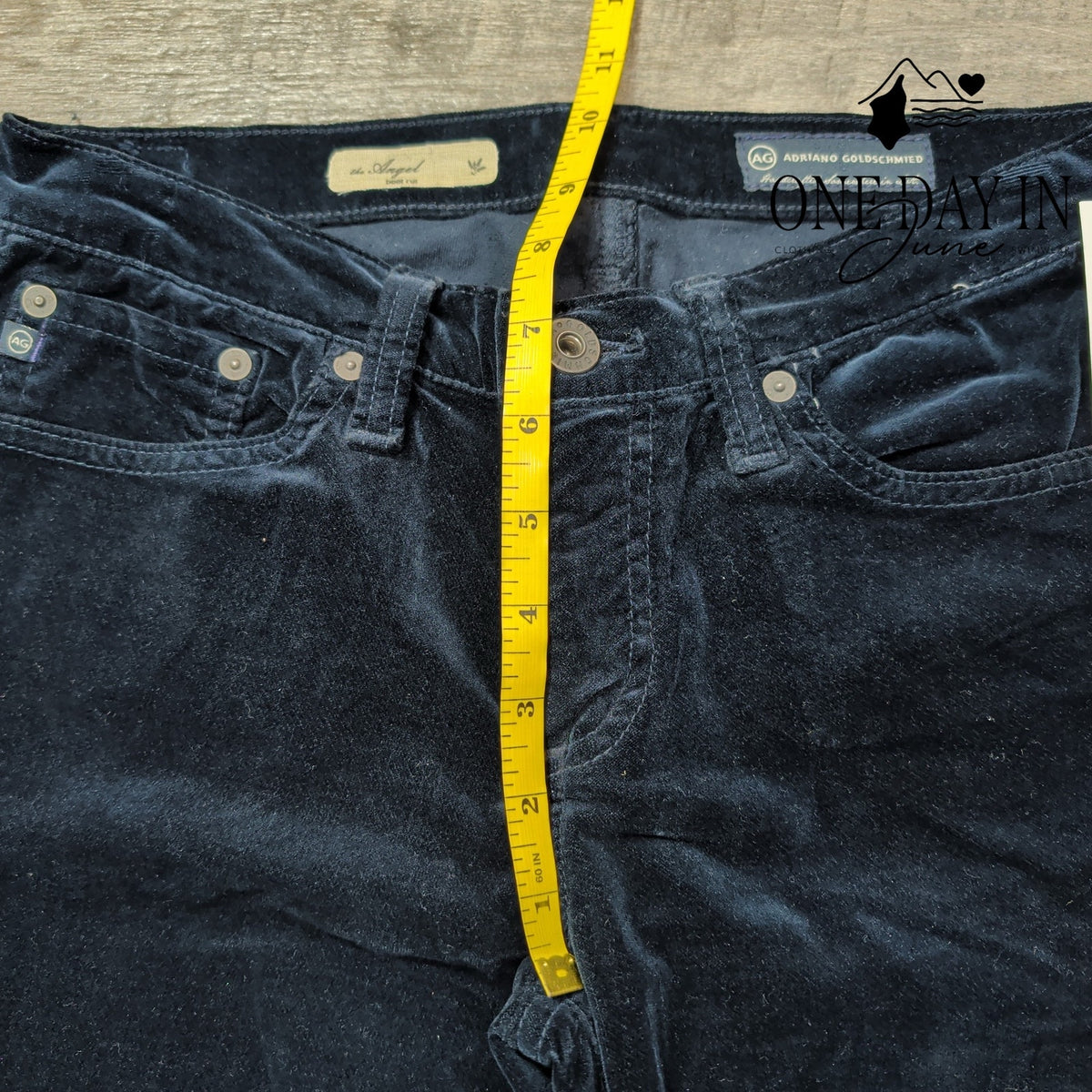 AG Adriano Goldschmied The Angel Low Rise Bootcut Velveteen Navy NWT Size 4 (27)