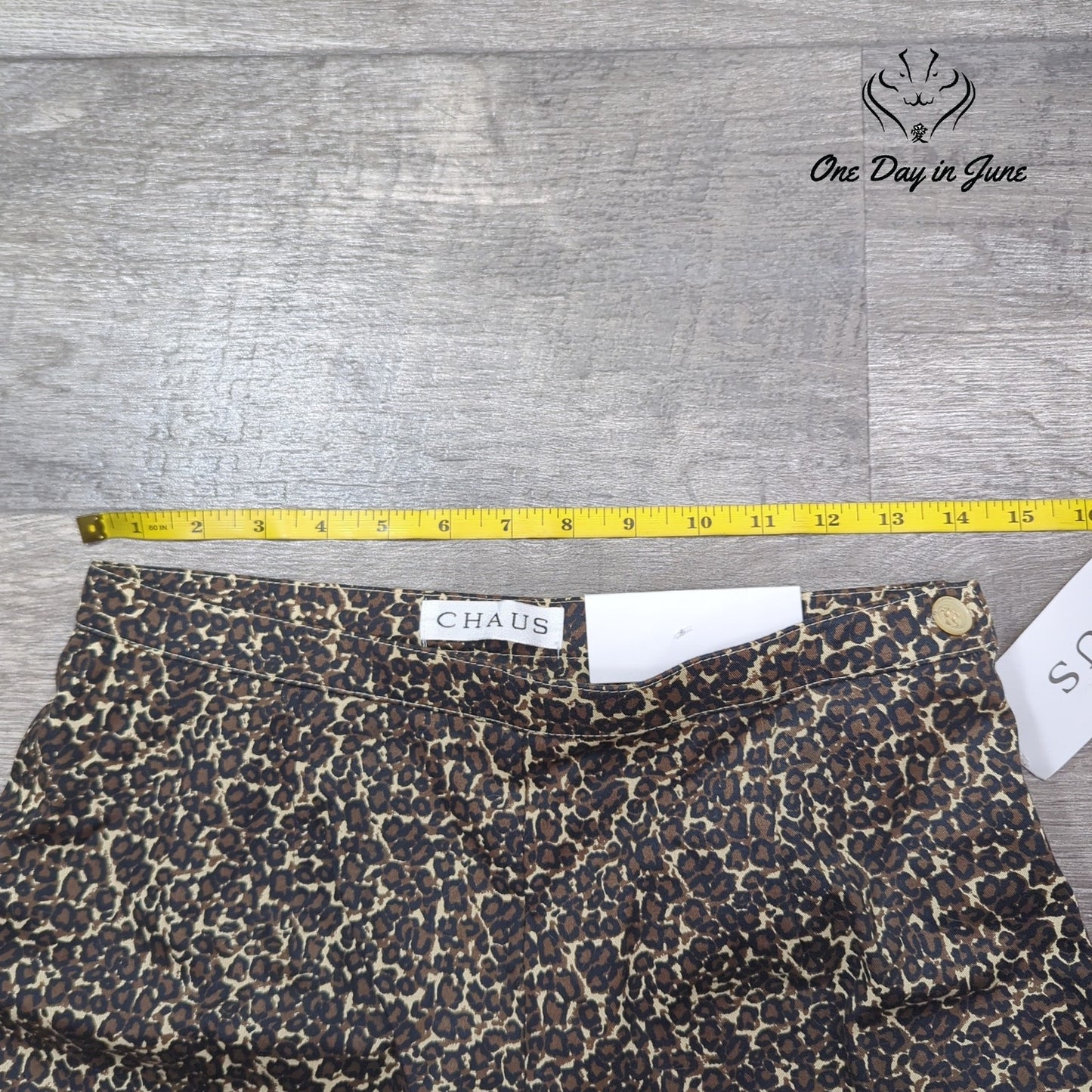 Chaus Stretch Side Zip Capri Pants Size 8