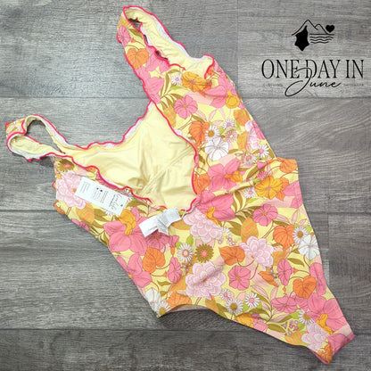 Cupshe Floral Ruffle Edge One Piece Swimsuit Size M