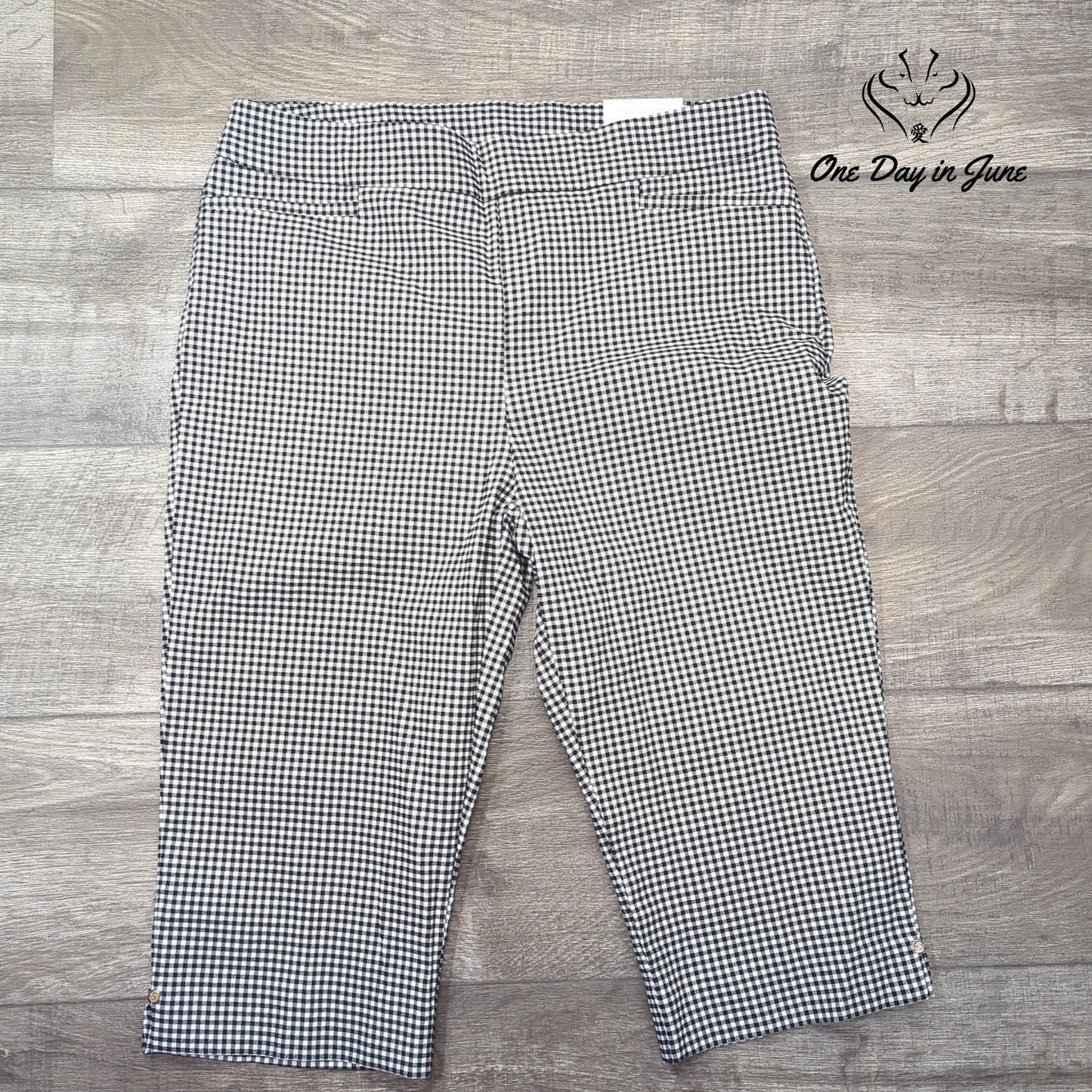 Chico's Brigitte Slim Leg Crop Pants Size Chico's 2 (12)