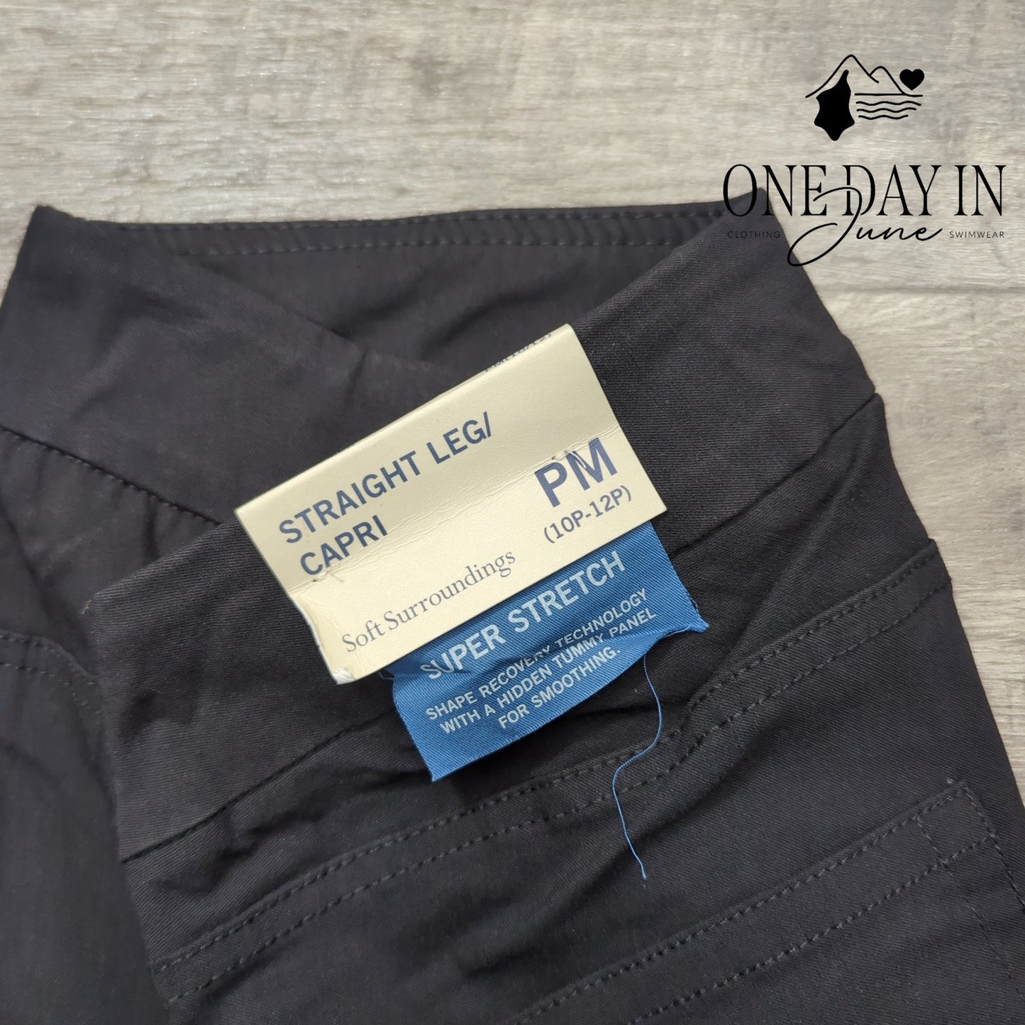 Slim-Sation Petite Straight Leg Capri Pants Size PM