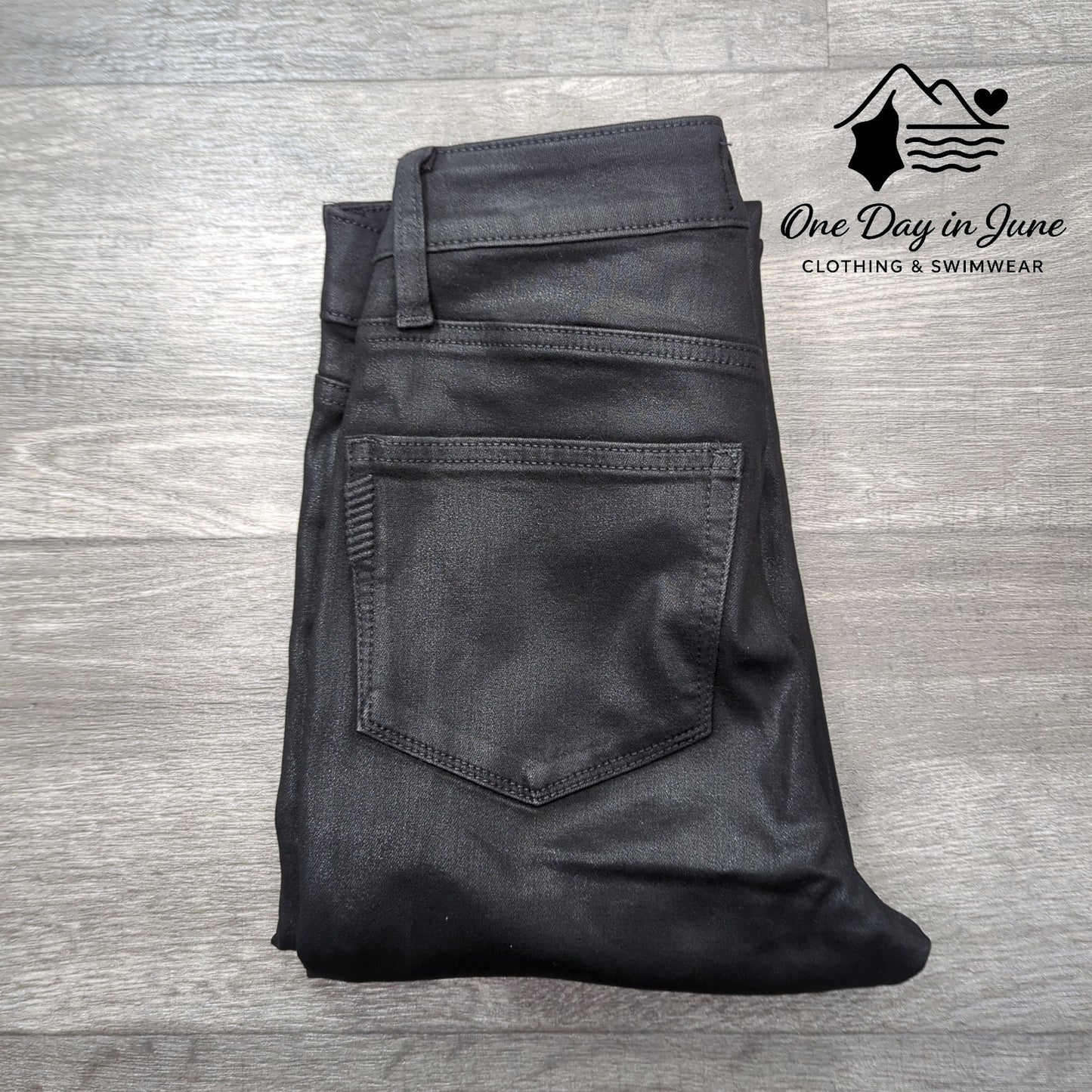 Paige Cindy Coated Denim Crop Jeans Size 26 (2)