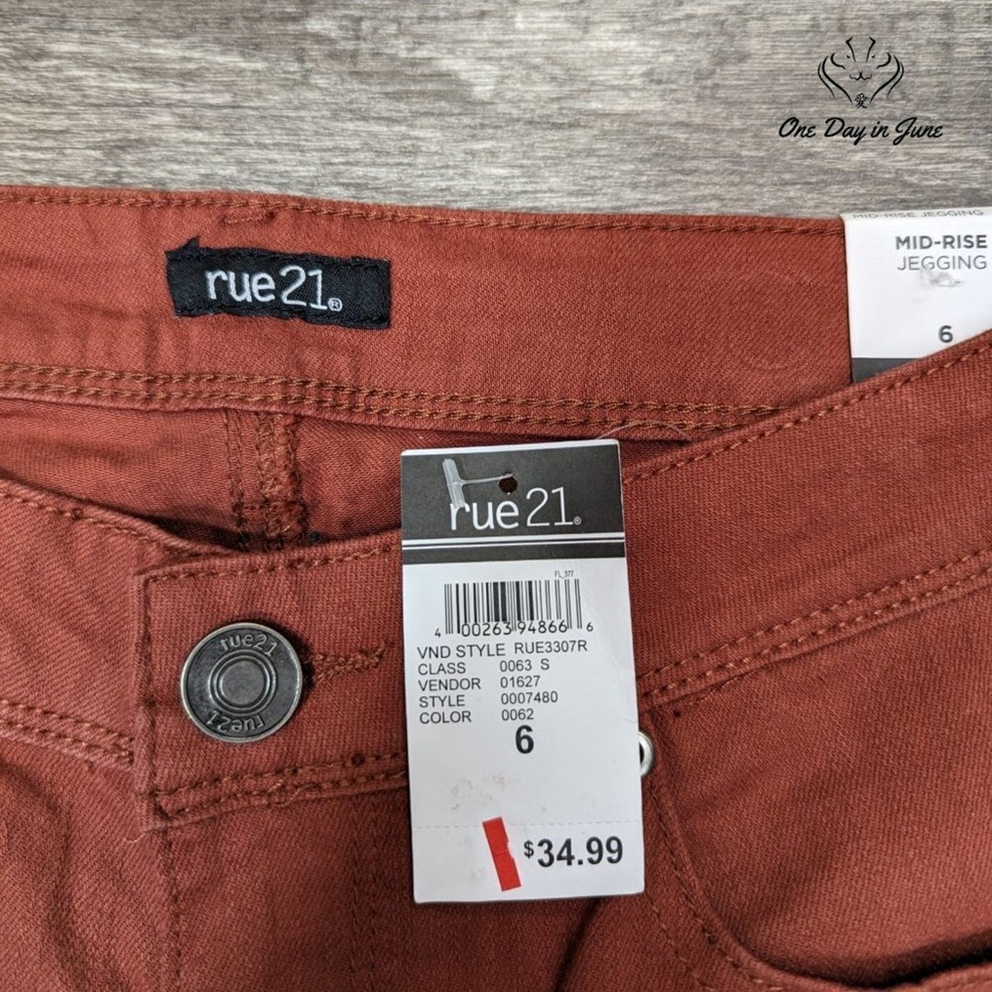 Rue 21 Mid Rise Jegging Size 6